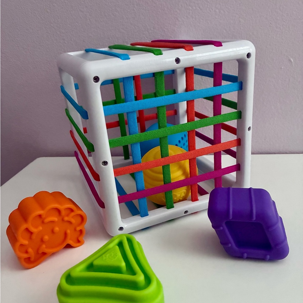 Fat Brain Toys InnyBin sensory toy - Picture 3 of 3